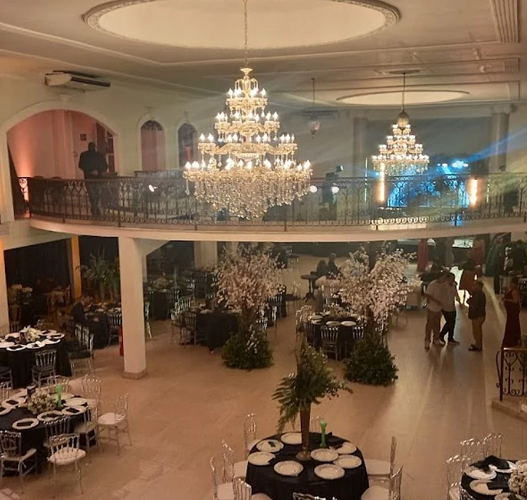 Espaço Chandelier