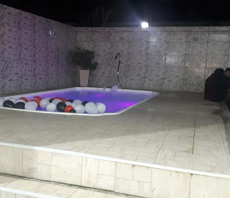 Espaço M e M